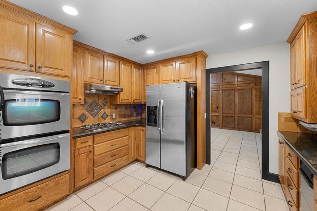 800 Copperas DR, Caldwell, TX 77836