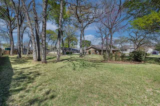 800 Copperas DR, Caldwell, TX 77836