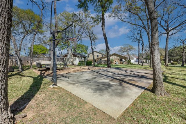 800 Copperas DR, Caldwell, TX 77836