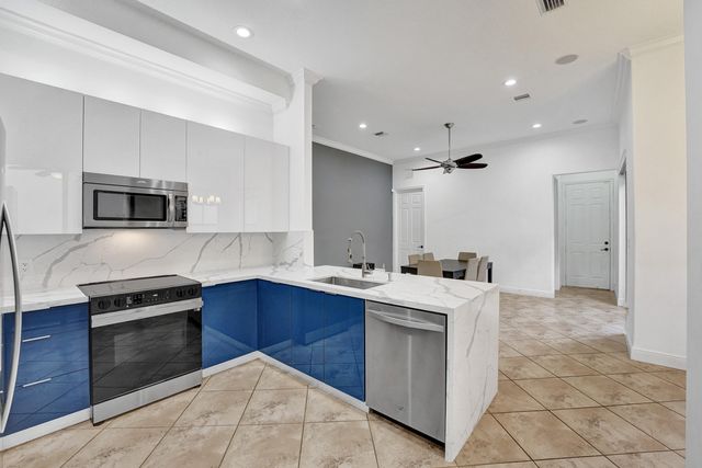 3946 NW 84th Way, Cooper City, FL 33024