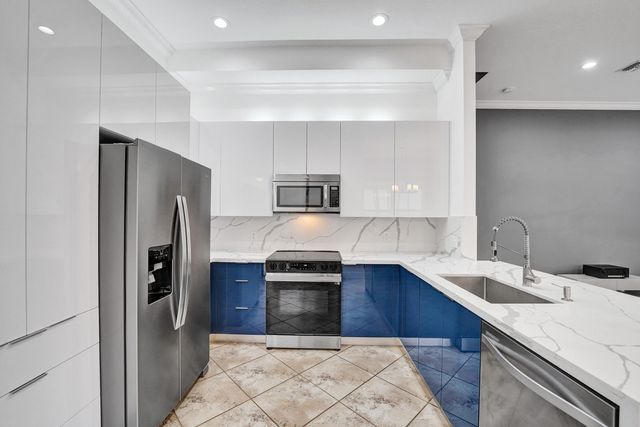 3946 NW 84th Way, Cooper City, FL 33024