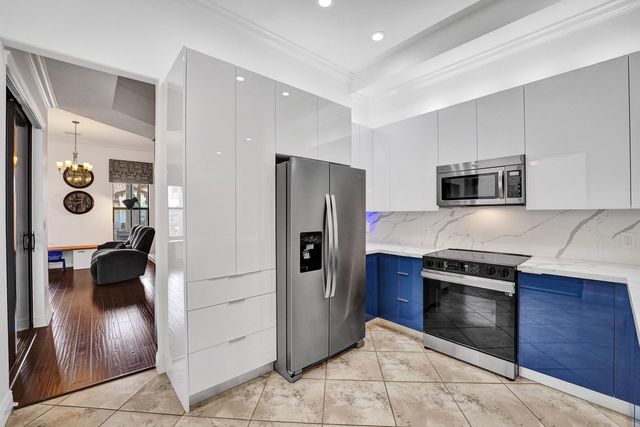 3946 NW 84th Way, Cooper City, FL 33024