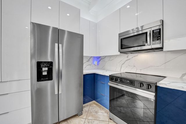 3946 NW 84th Way, Cooper City, FL 33024
