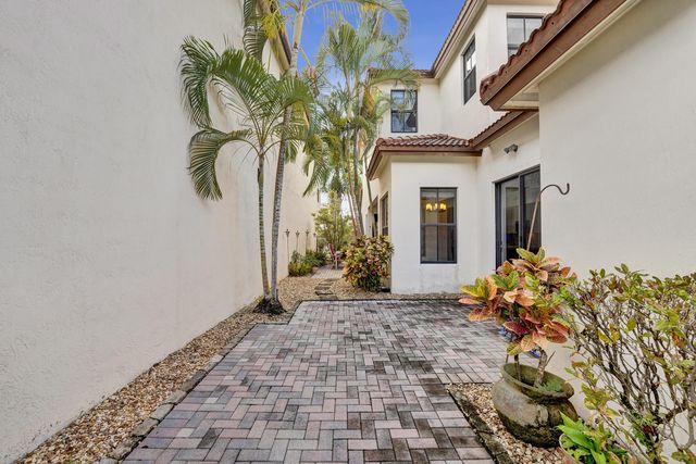 3946 NW 84th Way, Cooper City, FL 33024