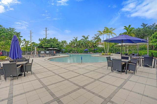 3946 NW 84th Way, Cooper City, FL 33024
