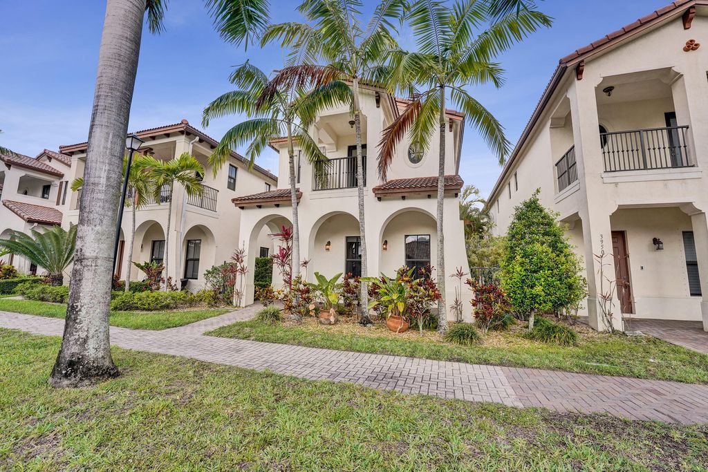 3946 NW 84th Way, Cooper City, FL 33024