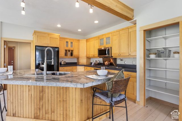 933 N SWISS FARM CT, Midway, UT 84049