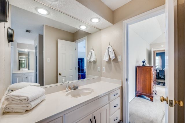 803 Twin Creek Drive, Mansfield, TX 76063