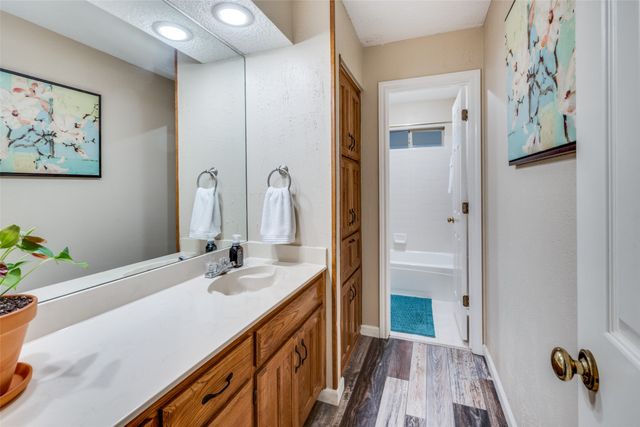 803 Twin Creek Drive, Mansfield, TX 76063