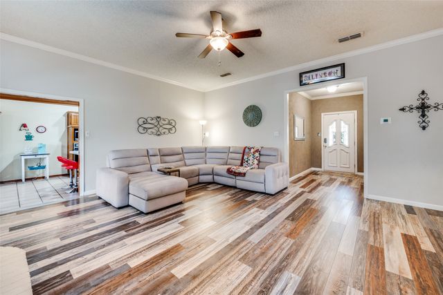 803 Twin Creek Drive, Mansfield, TX 76063