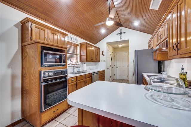 803 Twin Creek Drive, Mansfield, TX 76063