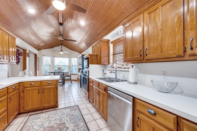 803 Twin Creek Drive, Mansfield, TX 76063