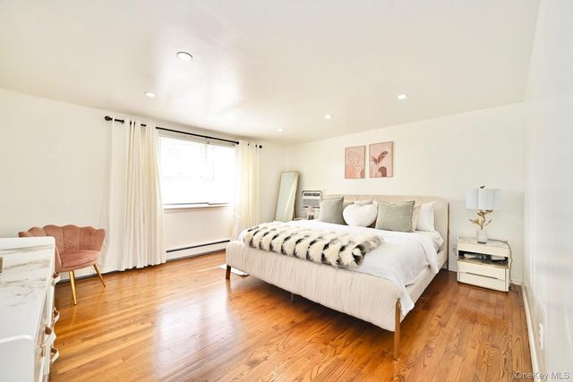 371 N Iowa Avenue, Massapequa, NY 11758