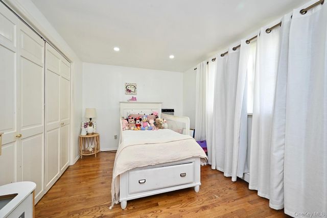 371 N Iowa Avenue, Massapequa, NY 11758