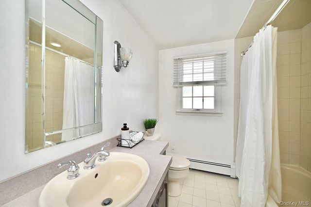 371 N Iowa Avenue, Massapequa, NY 11758