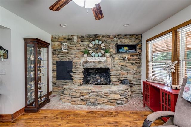 894 Lake Circle Rd, Buchanan, GA 30113