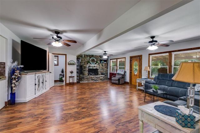 894 Lake Circle Rd, Buchanan, GA 30113