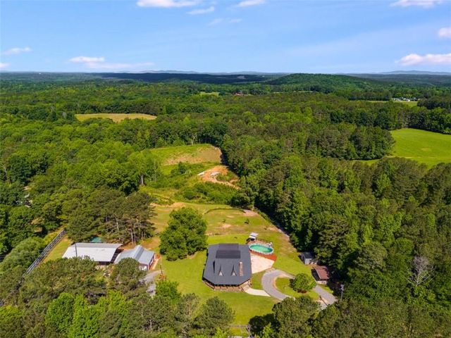 894 Lake Circle Rd, Buchanan, GA 30113
