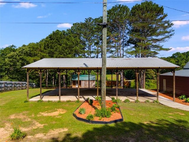 894 Lake Circle Rd, Buchanan, GA 30113