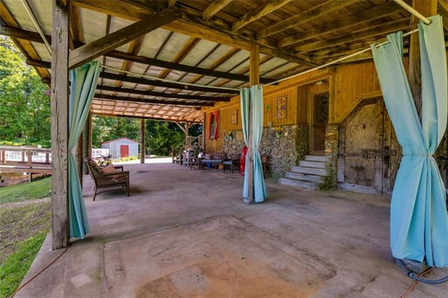 894 Lake Circle Rd, Buchanan, GA 30113