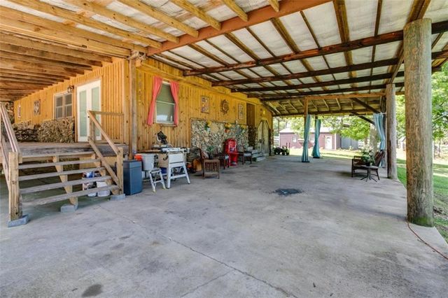 894 Lake Circle Rd, Buchanan, GA 30113