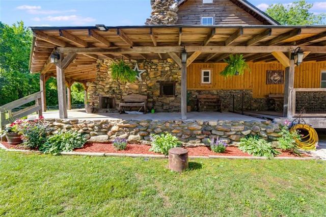 894 Lake Circle Rd, Buchanan, GA 30113