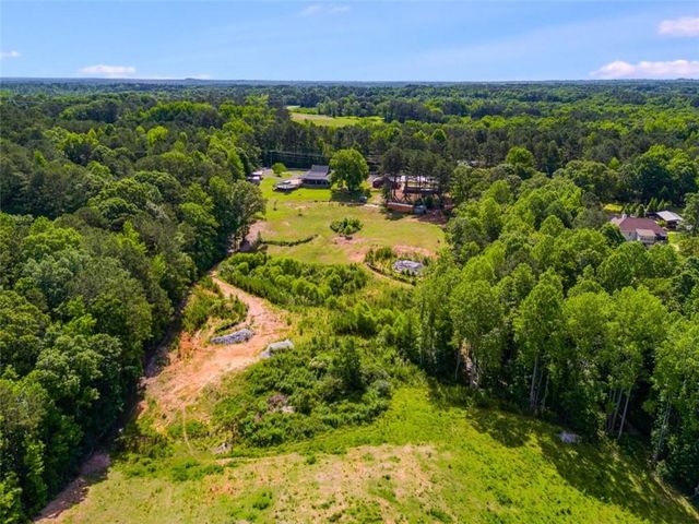 894 Lake Circle Rd, Buchanan, GA 30113