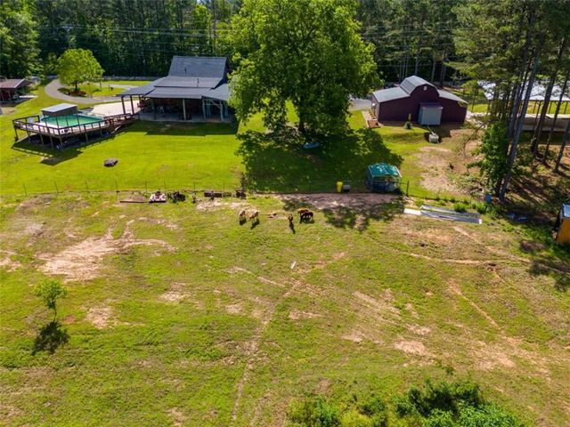 894 Lake Circle Rd, Buchanan, GA 30113