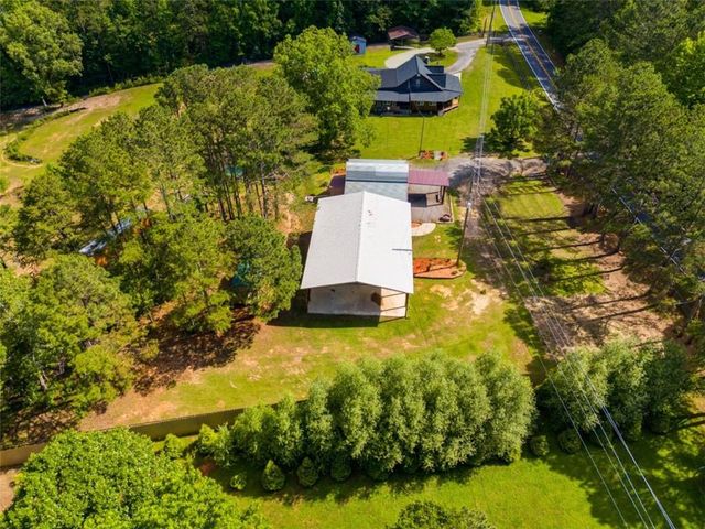 894 Lake Circle Rd, Buchanan, GA 30113