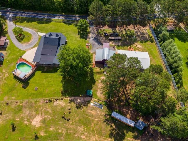 894 Lake Circle Rd, Buchanan, GA 30113