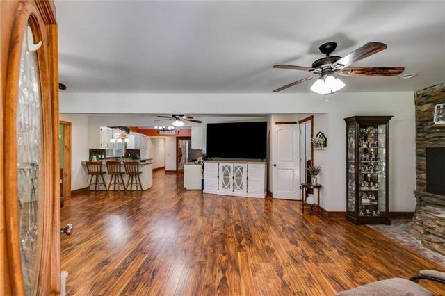 894 Lake Circle Rd, Buchanan, GA 30113