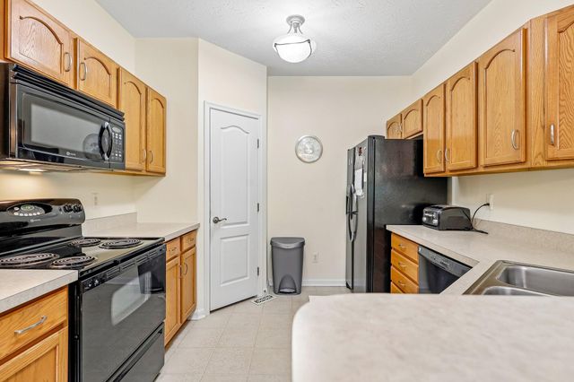 2026 Stonewall Trail, Florence, KY 41042