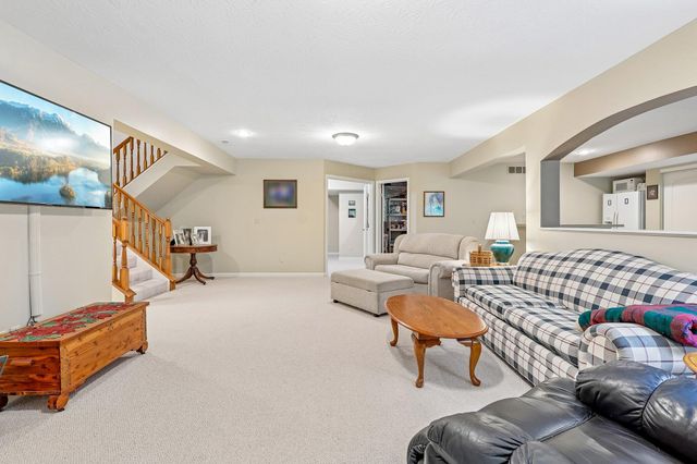 2026 Stonewall Trail, Florence, KY 41042