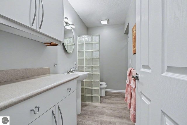 5620 W Spring Knoll Drive, Bay City, MI 48706