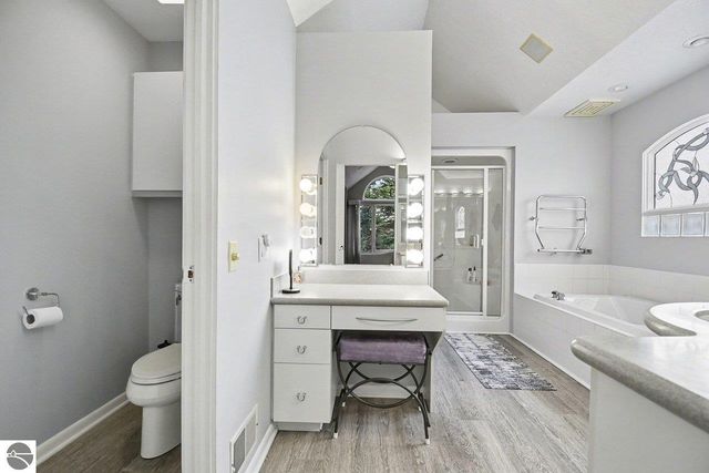 5620 W Spring Knoll Drive, Bay City, MI 48706