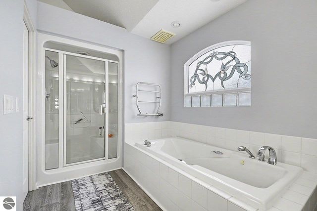 5620 W Spring Knoll Drive, Bay City, MI 48706