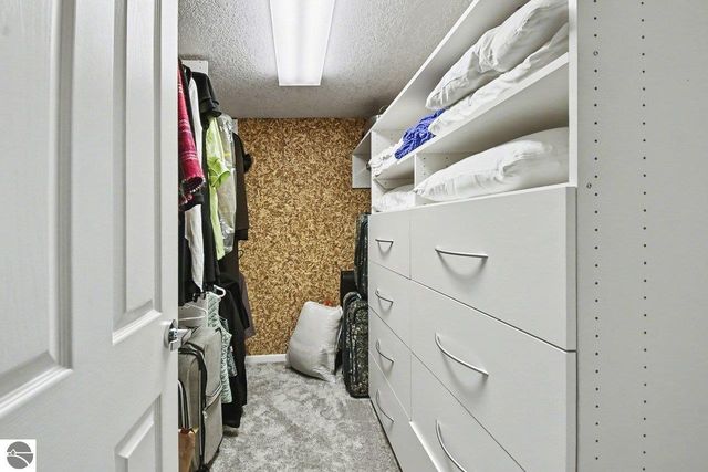 5620 W Spring Knoll Drive, Bay City, MI 48706