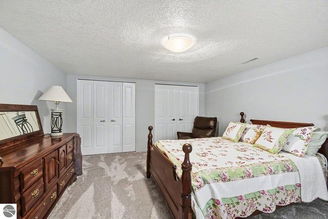 5620 W Spring Knoll Drive, Bay City, MI 48706