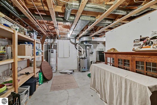 5620 W Spring Knoll Drive, Bay City, MI 48706