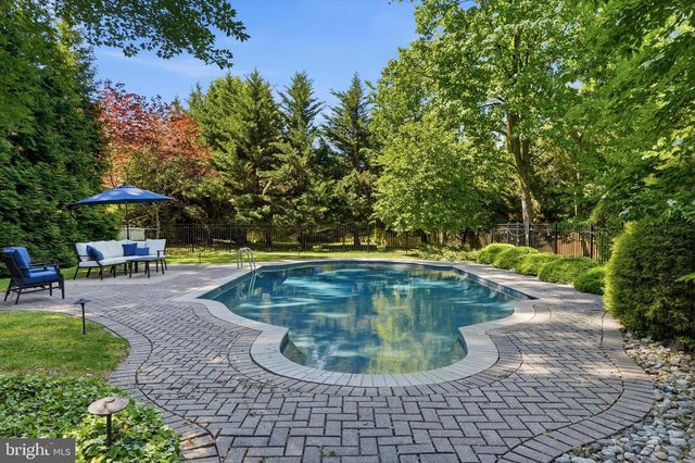 207 CURWEN RD, Bryn Mawr, PA 19010