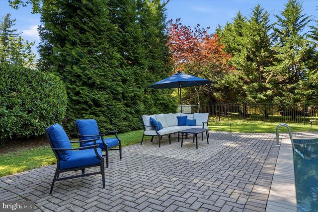 207 CURWEN RD, Bryn Mawr, PA 19010