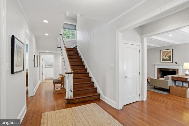 207 CURWEN RD, Bryn Mawr, PA 19010