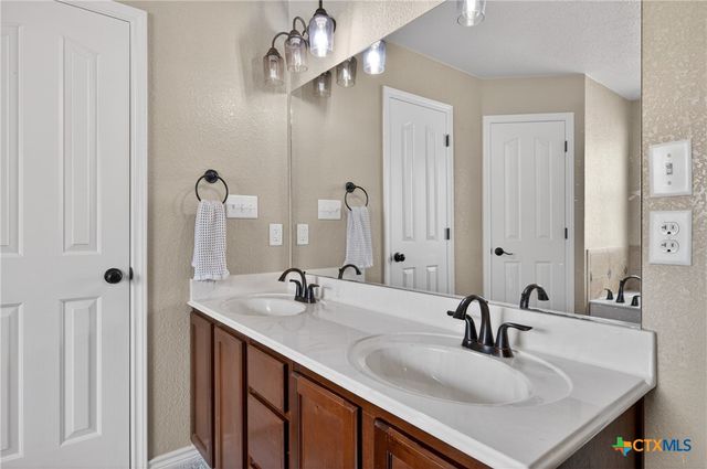 2805 Traditions Drive, Killeen, TX 76549