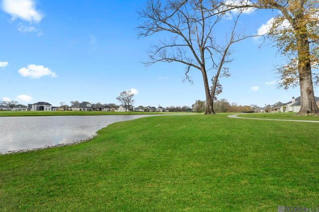 7027 Fleur De Lis, Zachary, LA 70791