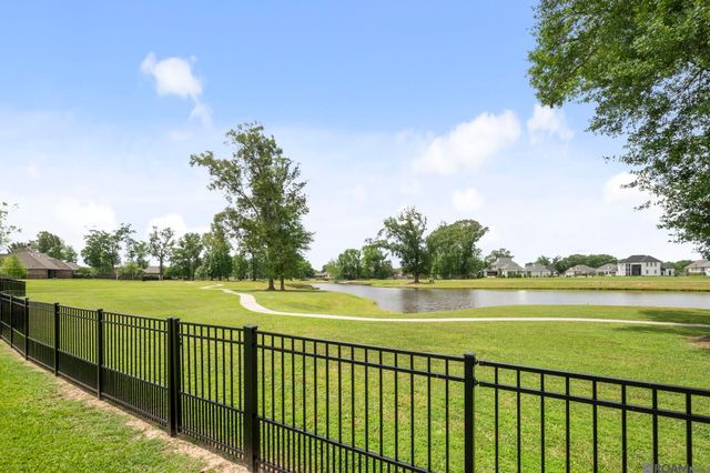 7027 Fleur De Lis, Zachary, LA 70791