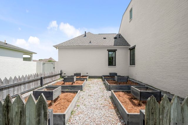 7027 Fleur De Lis, Zachary, LA 70791