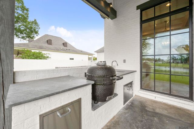 7027 Fleur De Lis, Zachary, LA 70791
