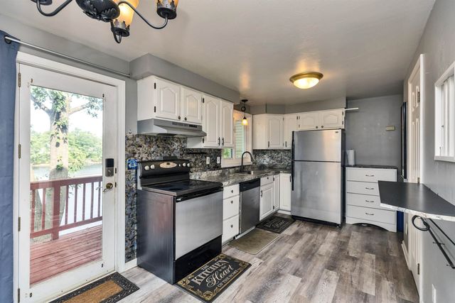 44 Emerald Street, Manchester, NH 03103