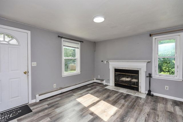 44 Emerald Street, Manchester, NH 03103