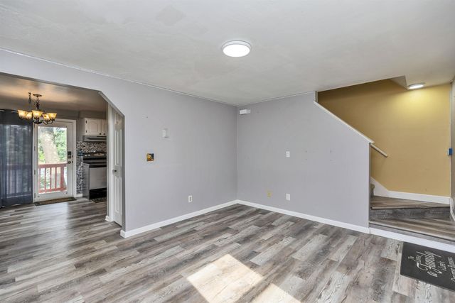 44 Emerald Street, Manchester, NH 03103